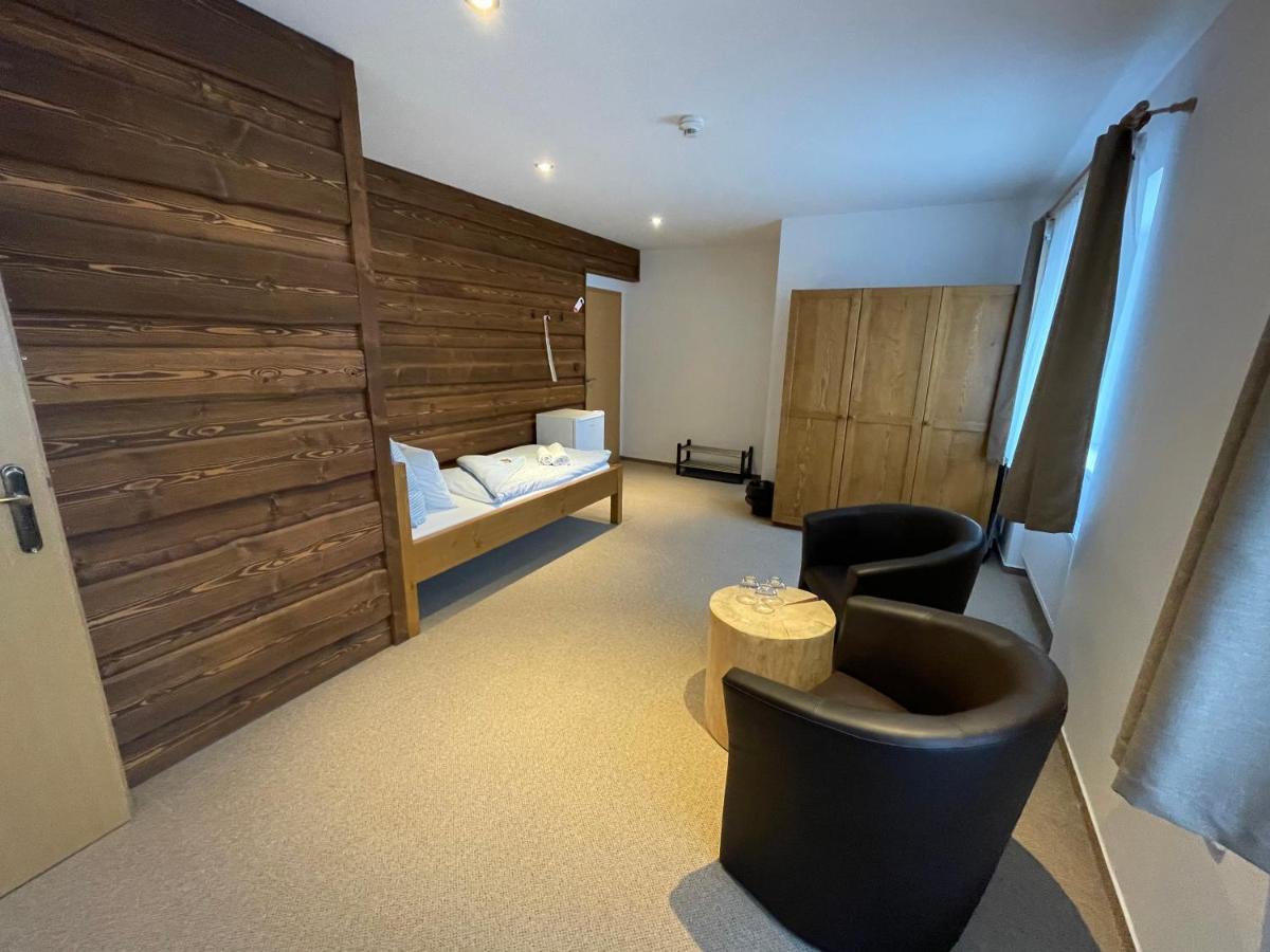 Hotel Kristian Kubova Huť Dış mekan fotoğraf