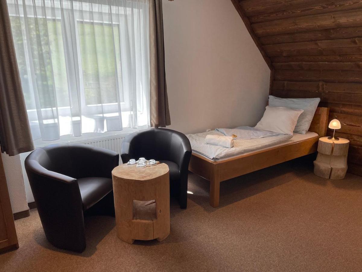 Hotel Kristian Kubova Huť Dış mekan fotoğraf