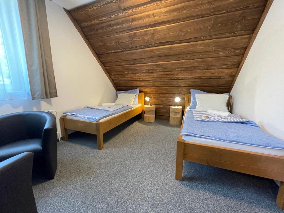 Hotel Kristian Kubova Huť Dış mekan fotoğraf